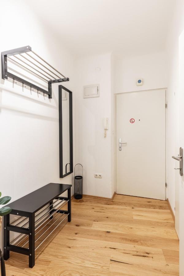 Cozy Studio Apartment Located In Vienna'S Vibrant City Center ภายนอก รูปภาพ